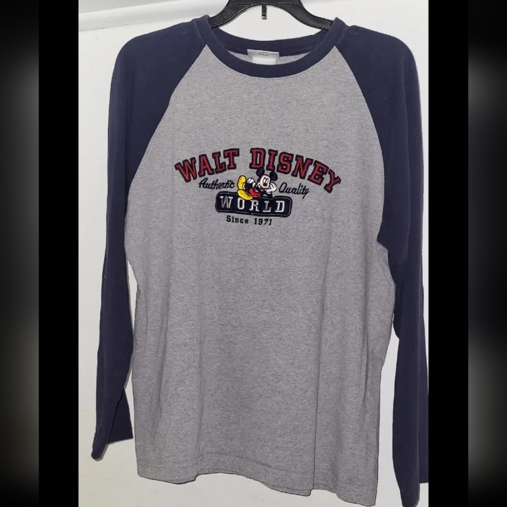 Walt Disney world Authentic Quality Embroidered lightweight sweatshirt